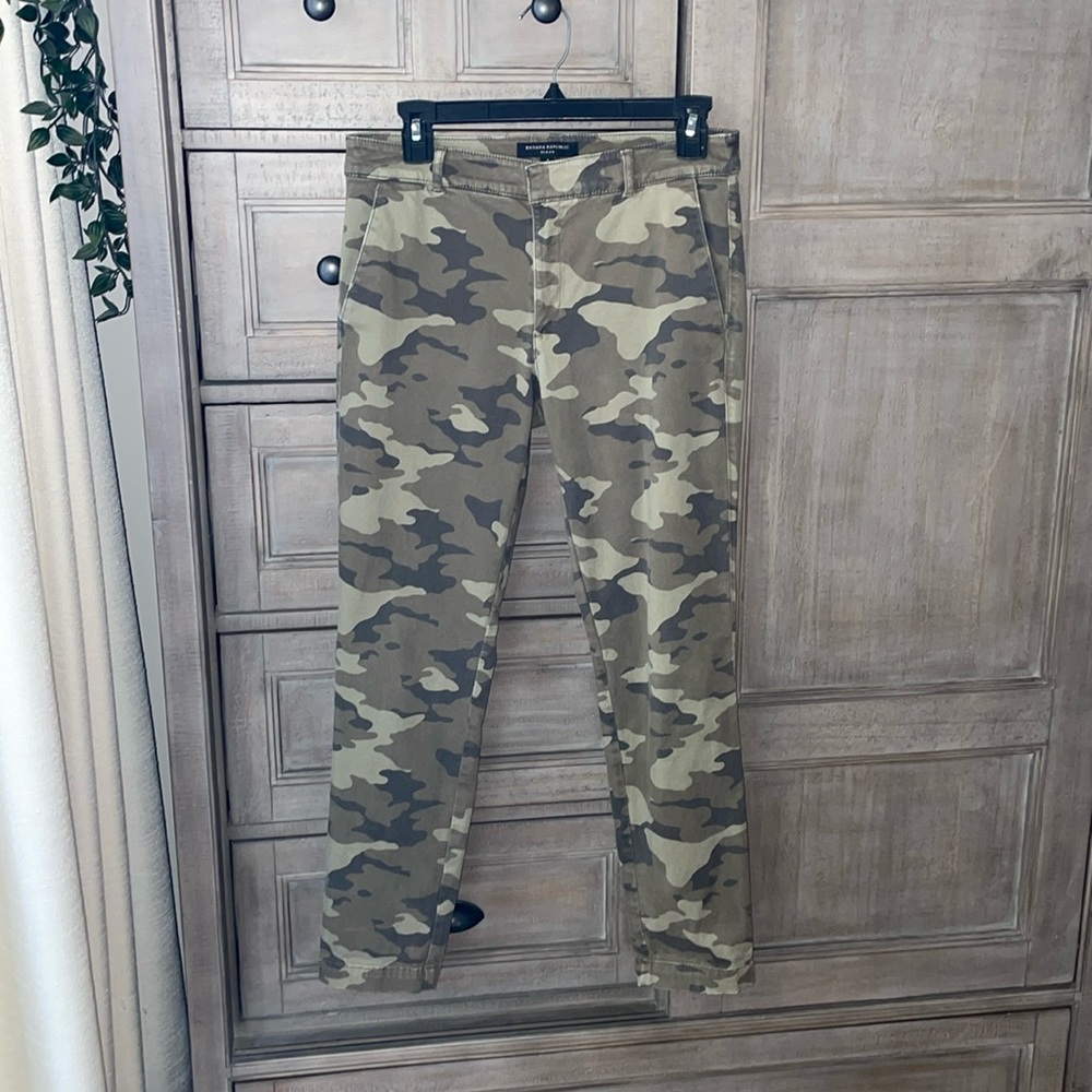 Banana republic, Sloan, camo pant, size 4
